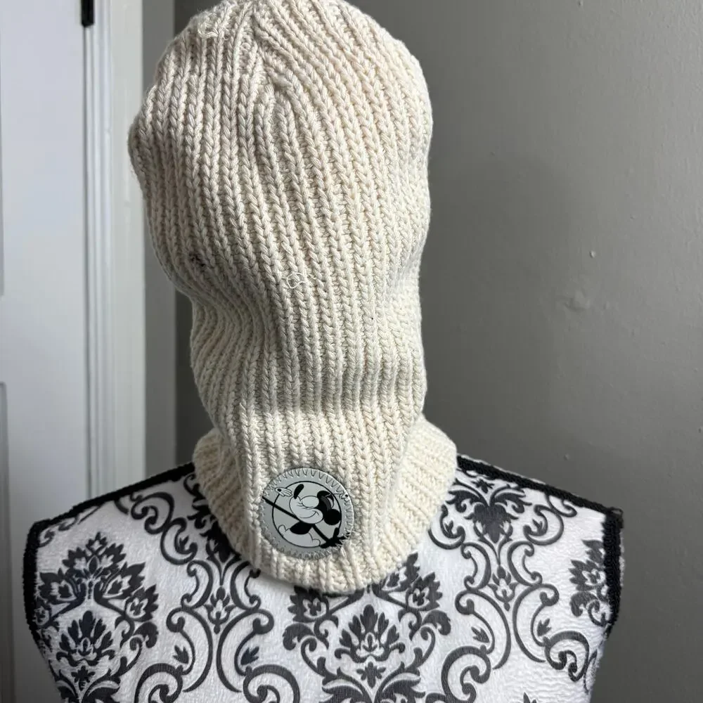 Disney 100 cream knit beanie Minnie Mouse. Casual cozy warm